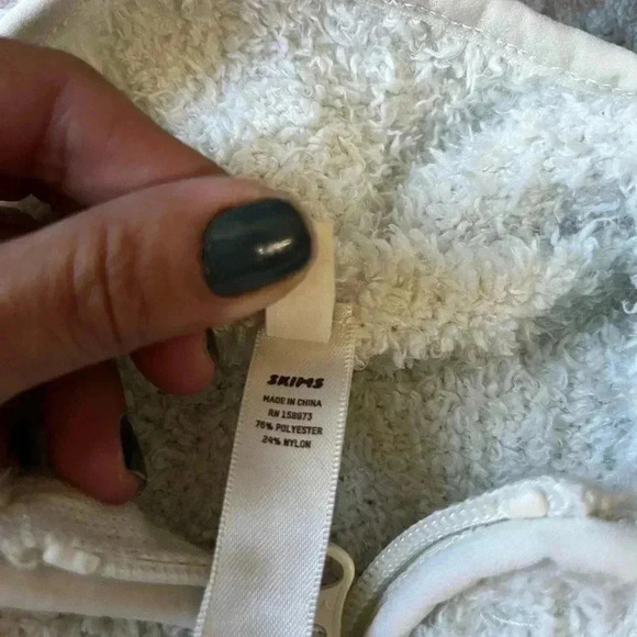 SKIMS cozy knit cropped quarter zip SMALL/MEDIUM - Picture 7 of 7